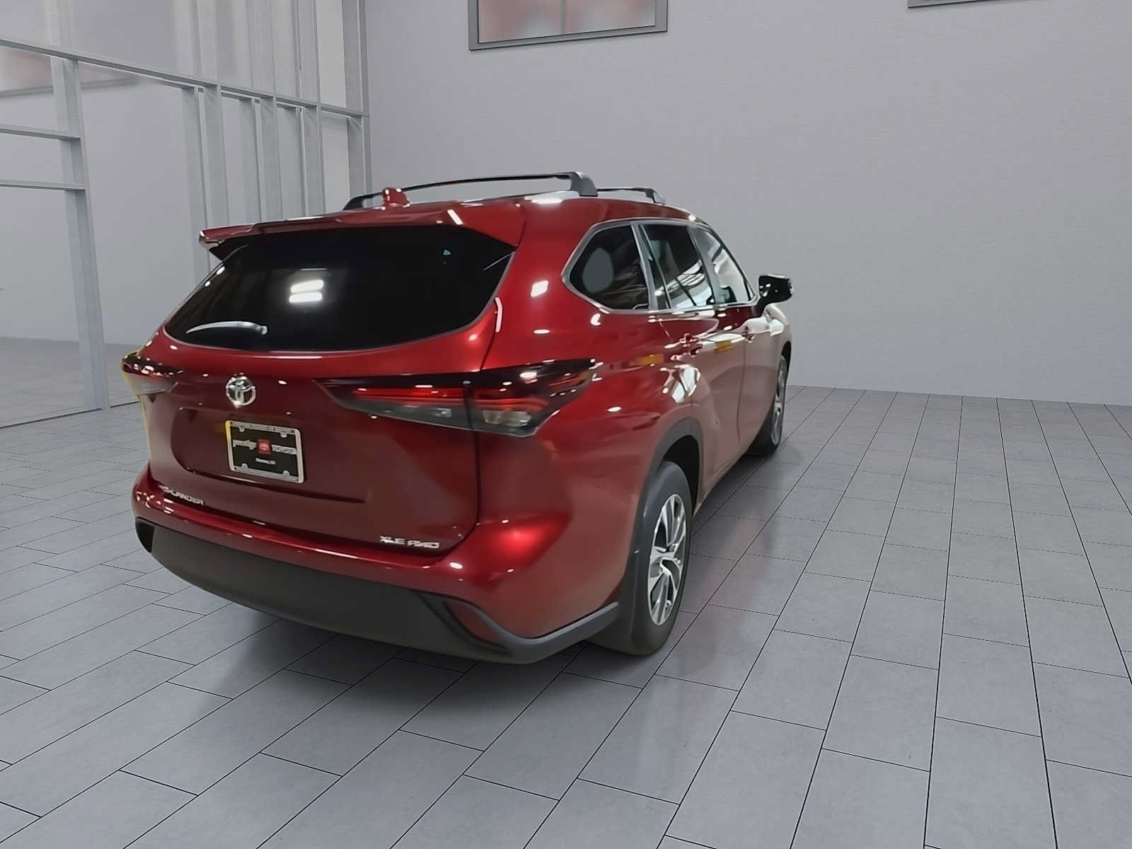 Used 2024 Toyota Highlander XLE AWD/4WD image 8
