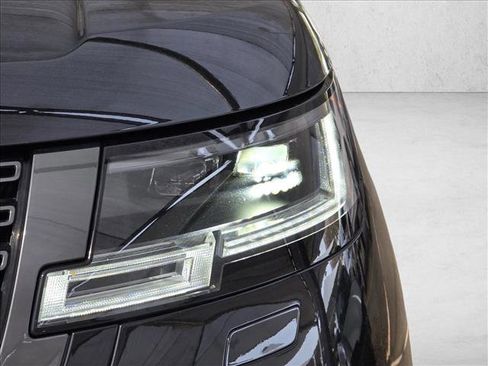 Used 2023 Land Rover Range Rover Long Wheelbase SE image 6