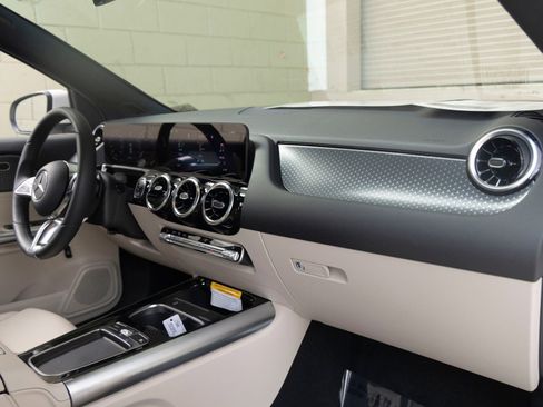 Used 2026 Mercedes-Benz GLA 250 image 28