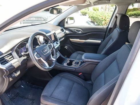 Used 2022 GMC Acadia SLE w/ Driver Convenience Package FWD image 16