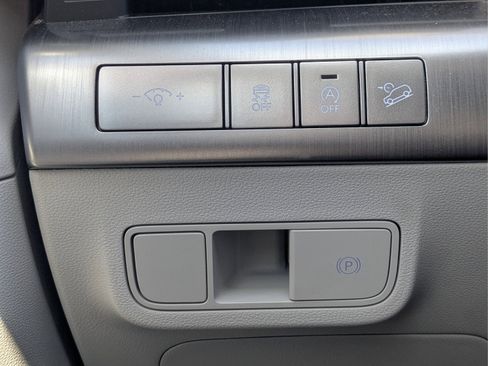 Certified 2026 Hyundai Kona SE FWD image 22
