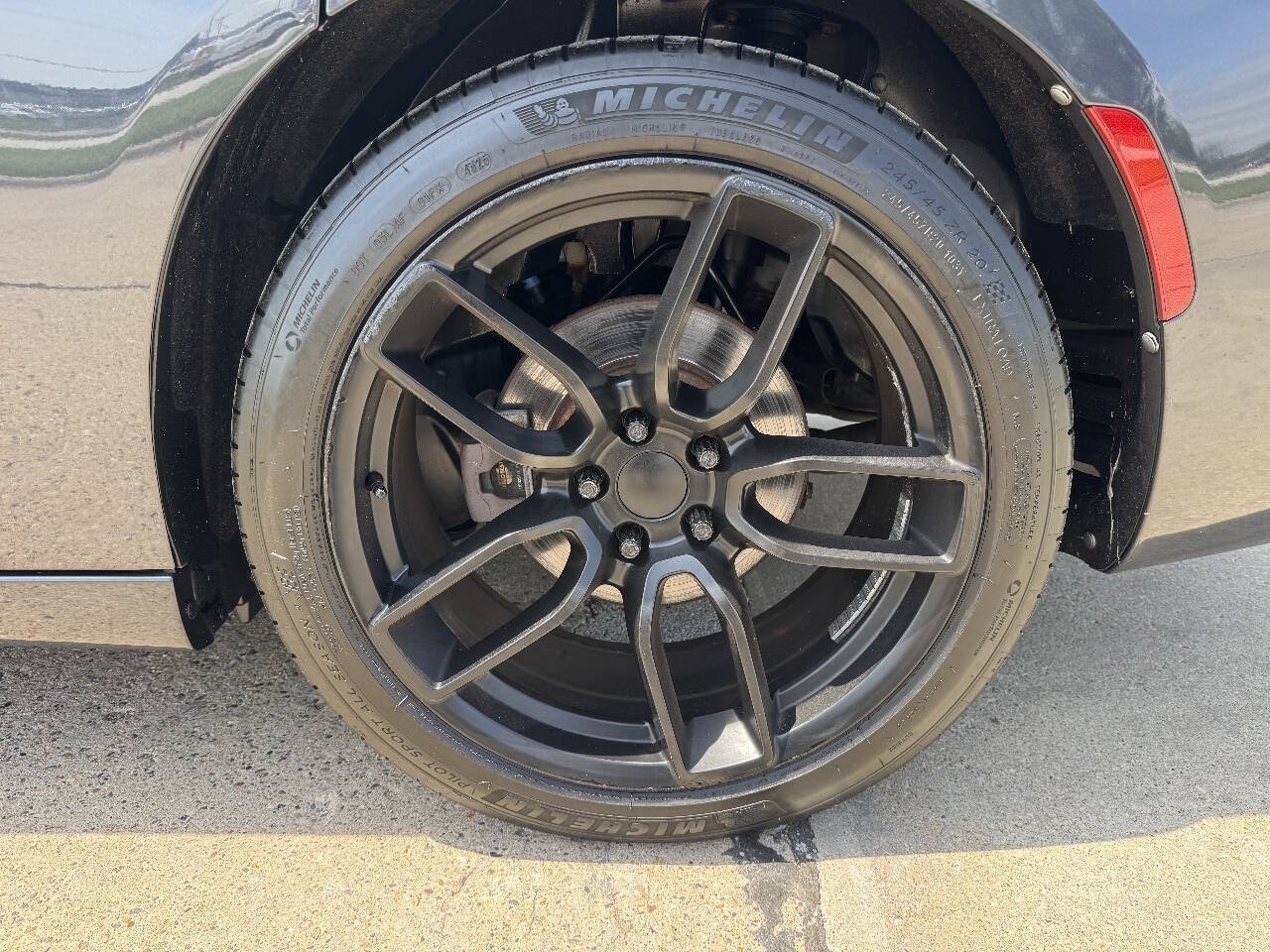 Used 2017 Dodge Charger R/T RWD image 9