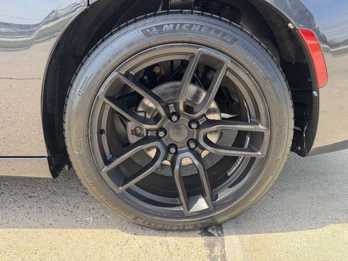 Used 2017 Dodge Charger R/T RWD image 9