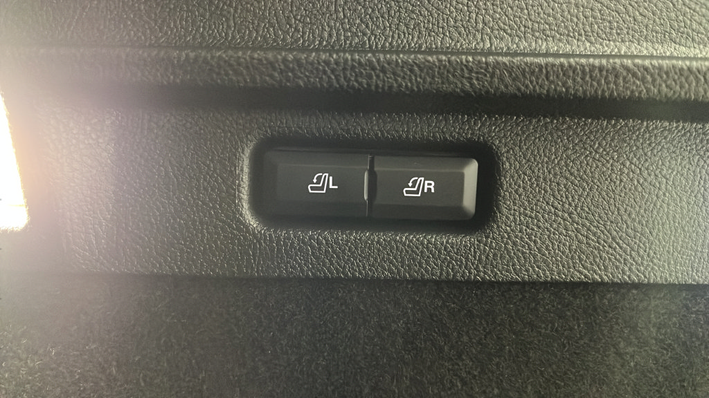 Used 2025 Lincoln Corsair Reserve AWD/4WD image 29