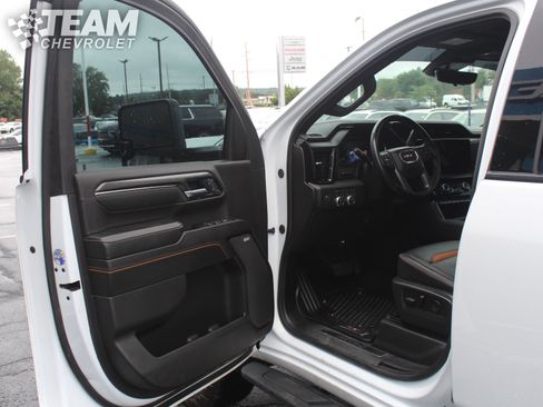 Certified 2025 GMC Sierra 2500 AT4 w/ AT4 Premium Plus Package AWD/4WD image 10