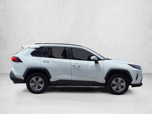 Used 2023 Toyota RAV4 XLE w/ Convenience Package FWD image 4
