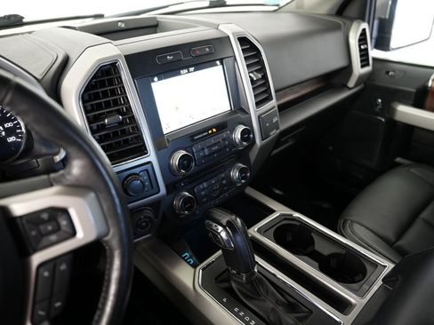 Used 2018 Ford F150 Lariat w/ Equipment Group 502A Luxury AWD/4WD image 17