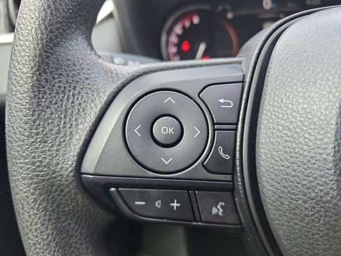 Used 2025 Toyota RAV4 XLE FWD image 28