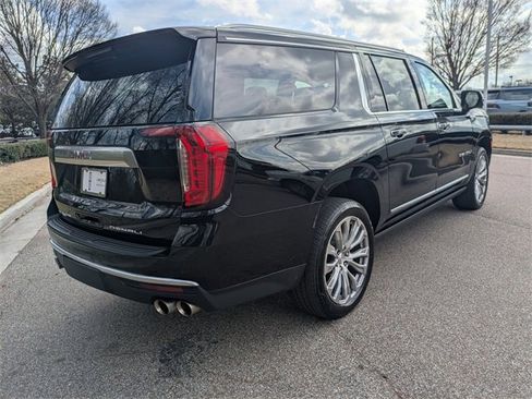 Used 2022 GMC Yukon XL Denali image 6