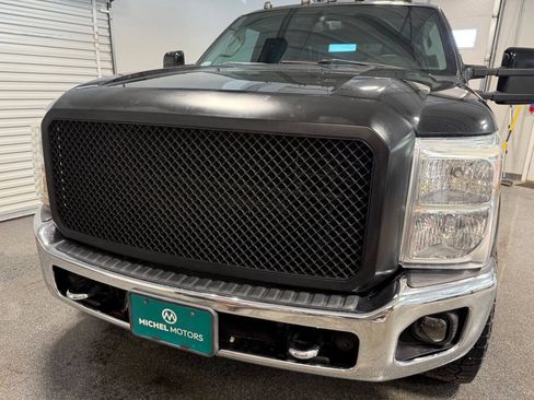 Used 2016 Ford F350 XLT w/ XLT Premium Package AWD/4WD image 3