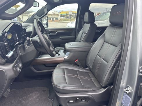 Used 2024 Chevrolet Silverado 3500 High Country image 8