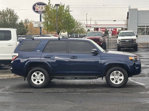 Used 2019 Toyota 4Runner SR5 Premium AWD/4WD image 3