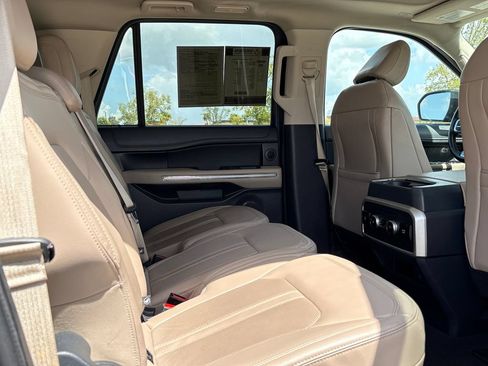 Used 2024 Ford Expedition Max Limited RWD image 21