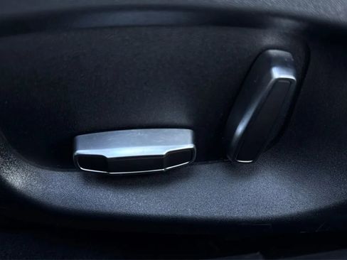 Used 2019 Jaguar XE Premium RWD image 54