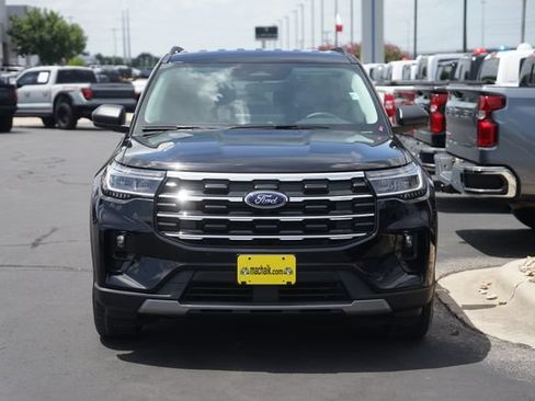 Used 2026 Ford Explorer Active RWD image 3