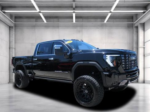 Used 2025 GMC Sierra 2500 Denali Ultimate image 1