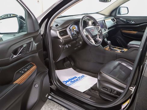 Used 2019 GMC Acadia Denali w/ Technology Package AWD/4WD image 3