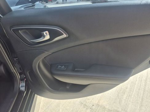 Used 2016 Chrysler 200 LX FWD image 18