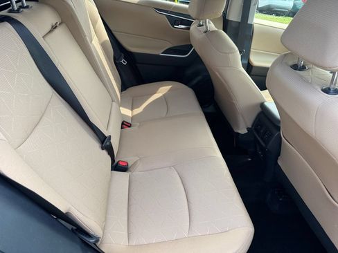 Used 2025 Toyota RAV4 XLE AWD/4WD image 22