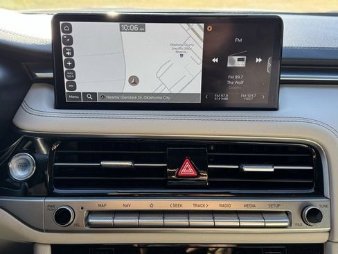 Used 2024 Genesis G70 2.5T image 18