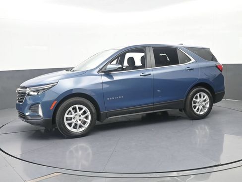 Used 2024 Chevrolet Equinox LT FWD image 2