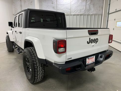Used 2023 Jeep Gladiator Sport image 6