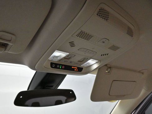 Used 2022 Cadillac XT6 Premium Luxury image 30