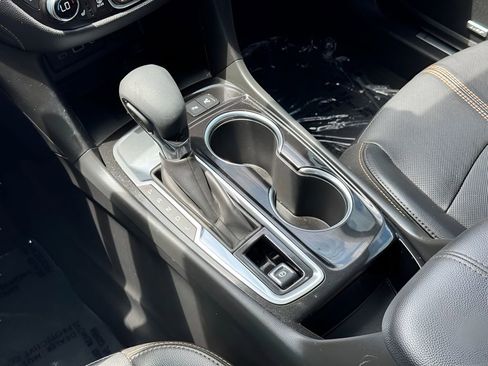 Used 2023 Chevrolet Equinox Premier FWD image 23
