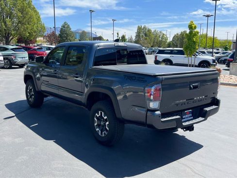 Used 2022 Toyota Tacoma TRD Off-Road w/ TRD Premium Off Road Package AWD/4WD image 11