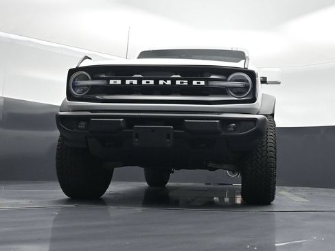 Used 2025 Ford Bronco Outer Banks w/ Sasquatch Package AWD/4WD image 43