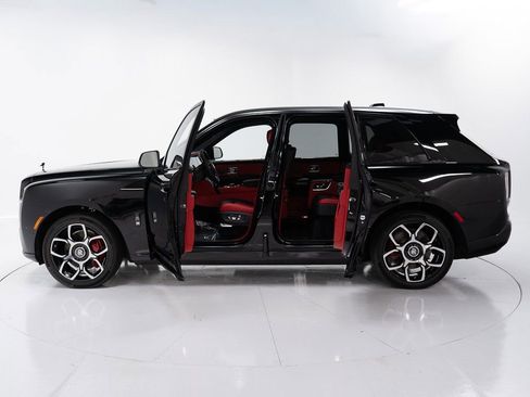 New 2025 Rolls-Royce Cullinan Black Badge w/ Leather Finishing Pack image 8