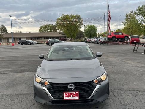 Used 2024 Nissan Sentra SV FWD image 2