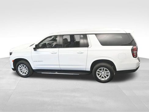 Used 2023 Chevrolet Suburban LT image 49