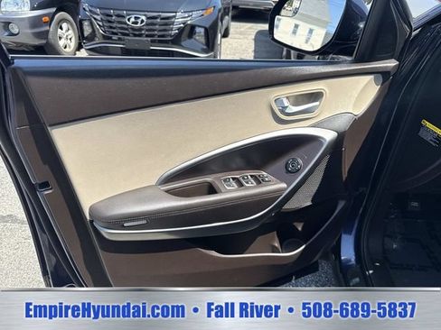 Used 2018 Hyundai Santa Fe SE w/ Cargo Package AWD/4WD image 17