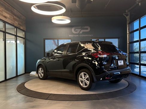Used 2021 Nissan Kicks S FWD image 5
