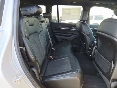 New 2026 Jeep Grand Cherokee Altitude image 15