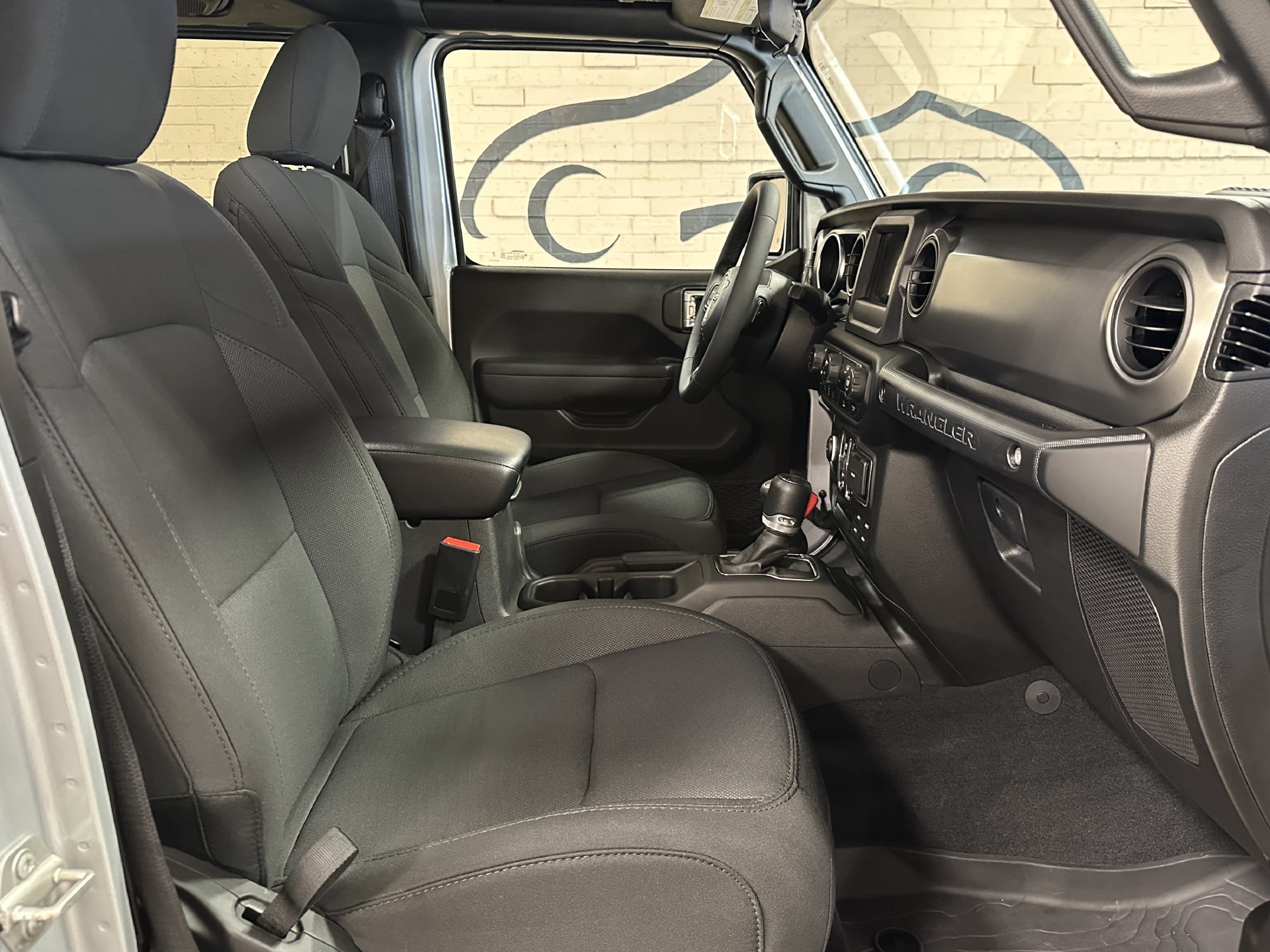 Used 2023 Jeep Wrangler Unlimited AWD/4WD image 20