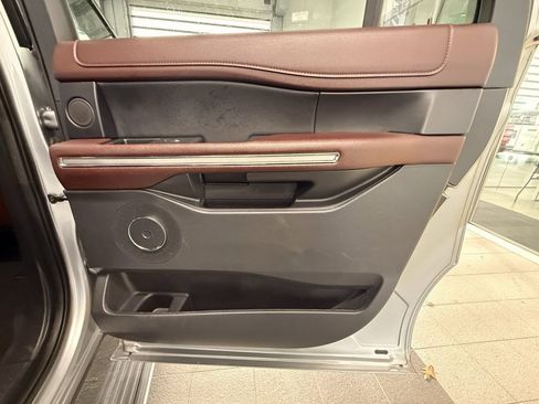 Used 2024 Ford Expedition Max Limited image 45