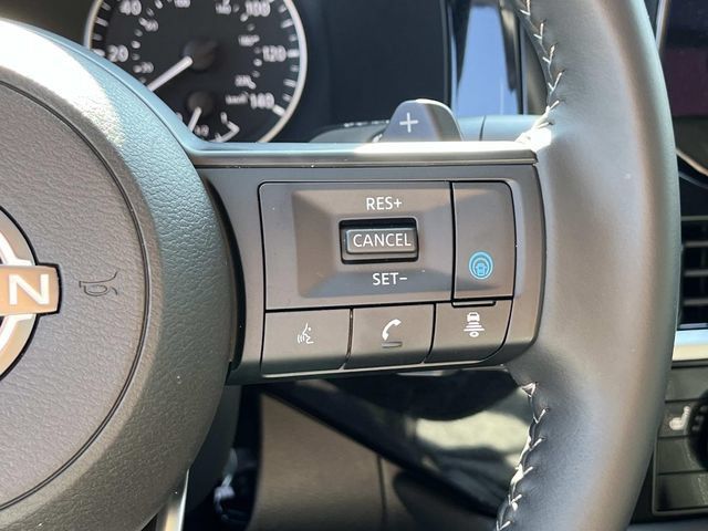 Used 2025 Nissan Pathfinder SV FWD image 31