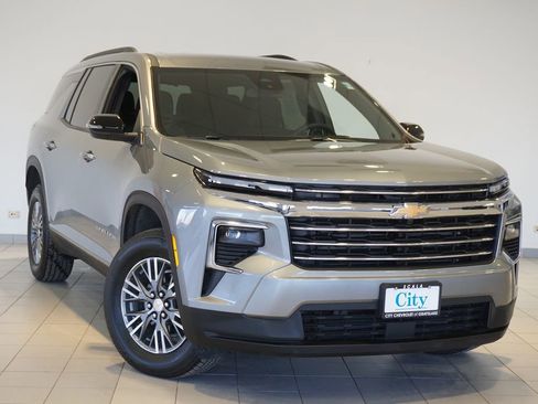 New 2026 Chevrolet Traverse LT w/ Driver Confidence Package FWD image 4