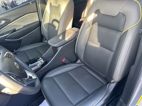 Used 2025 Chevrolet Trax ACTIV w/ Driver Confidence Package image 25