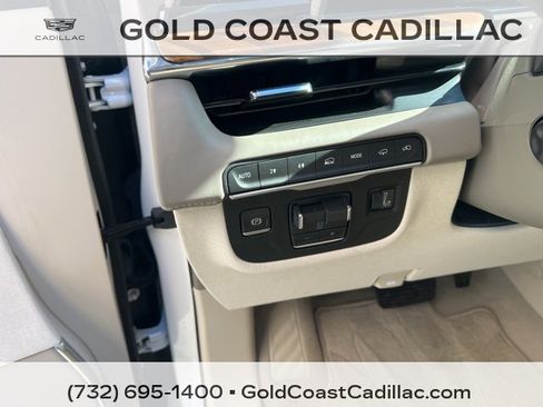 Used 2024 Cadillac Escalade Premium Luxury Platinum image 25