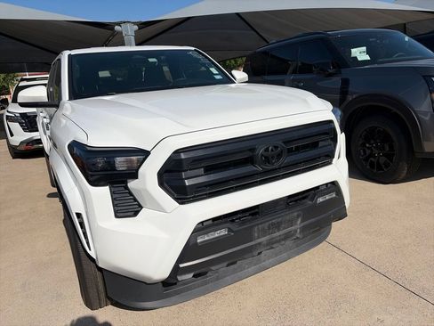 Used 2024 Toyota Tacoma SR5 RWD image 10