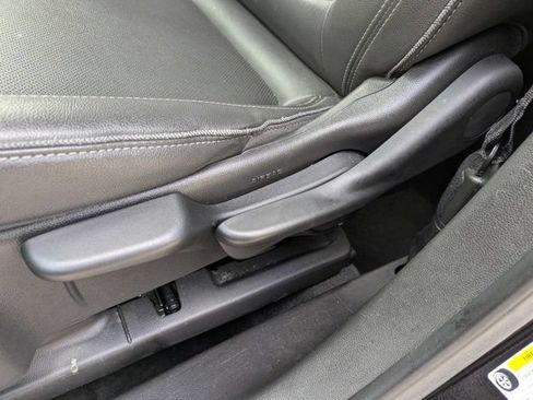 Used 2024 Buick Encore GX Sport Touring FWD image 17