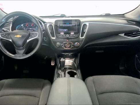 Used 2017 Chevrolet Malibu LT FWD image 9