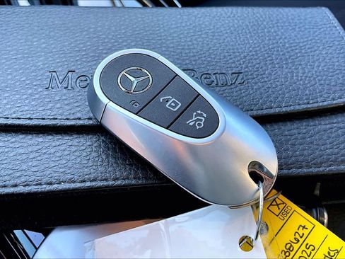 Used 2025 Mercedes-Benz C 300 Sedan image 14