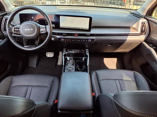 Used 2025 Kia Sorento SX AWD/4WD image 4