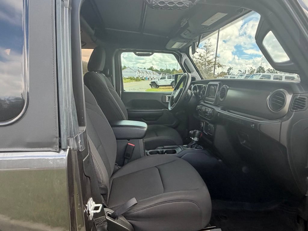 Used 2022 Jeep Wrangler Sport AWD/4WD image 38