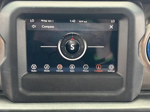Used 2020 Jeep Gladiator Overland w/ Safety Group AWD/4WD image 25