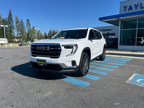 Used 2025 GMC Acadia Elevation image 3